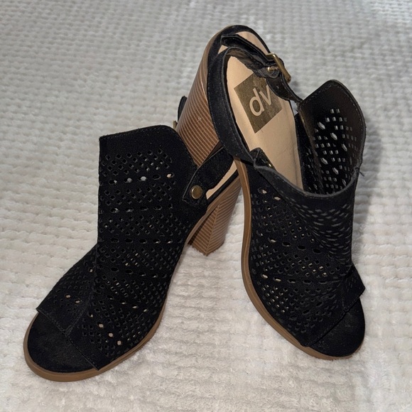 DV by Dolce Vita Shoes - ✨🖤 Like New - DV Black Perforated Heeled Sandals – Women’s Size 6.5